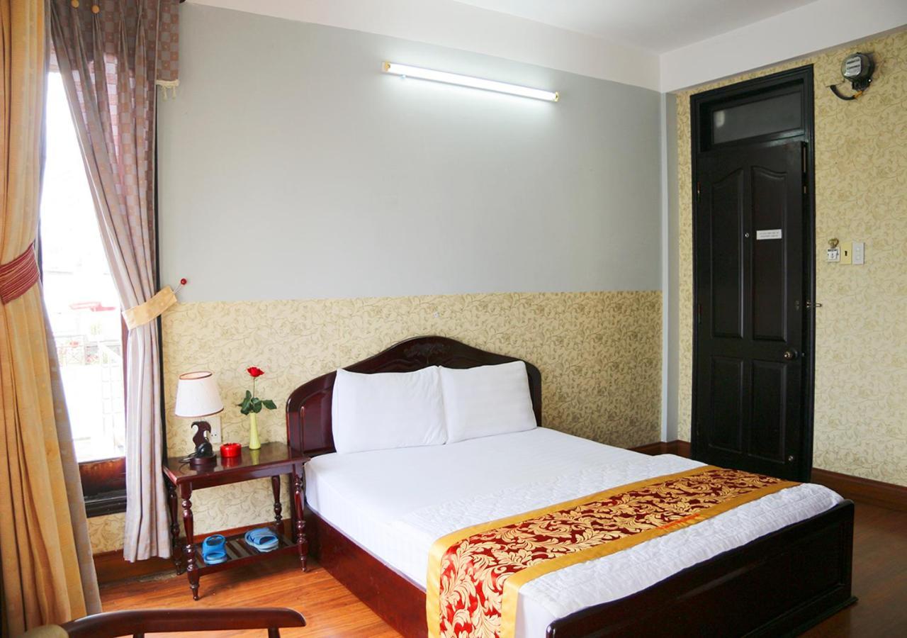 Ponys Hotel Nha Trang Exterior photo