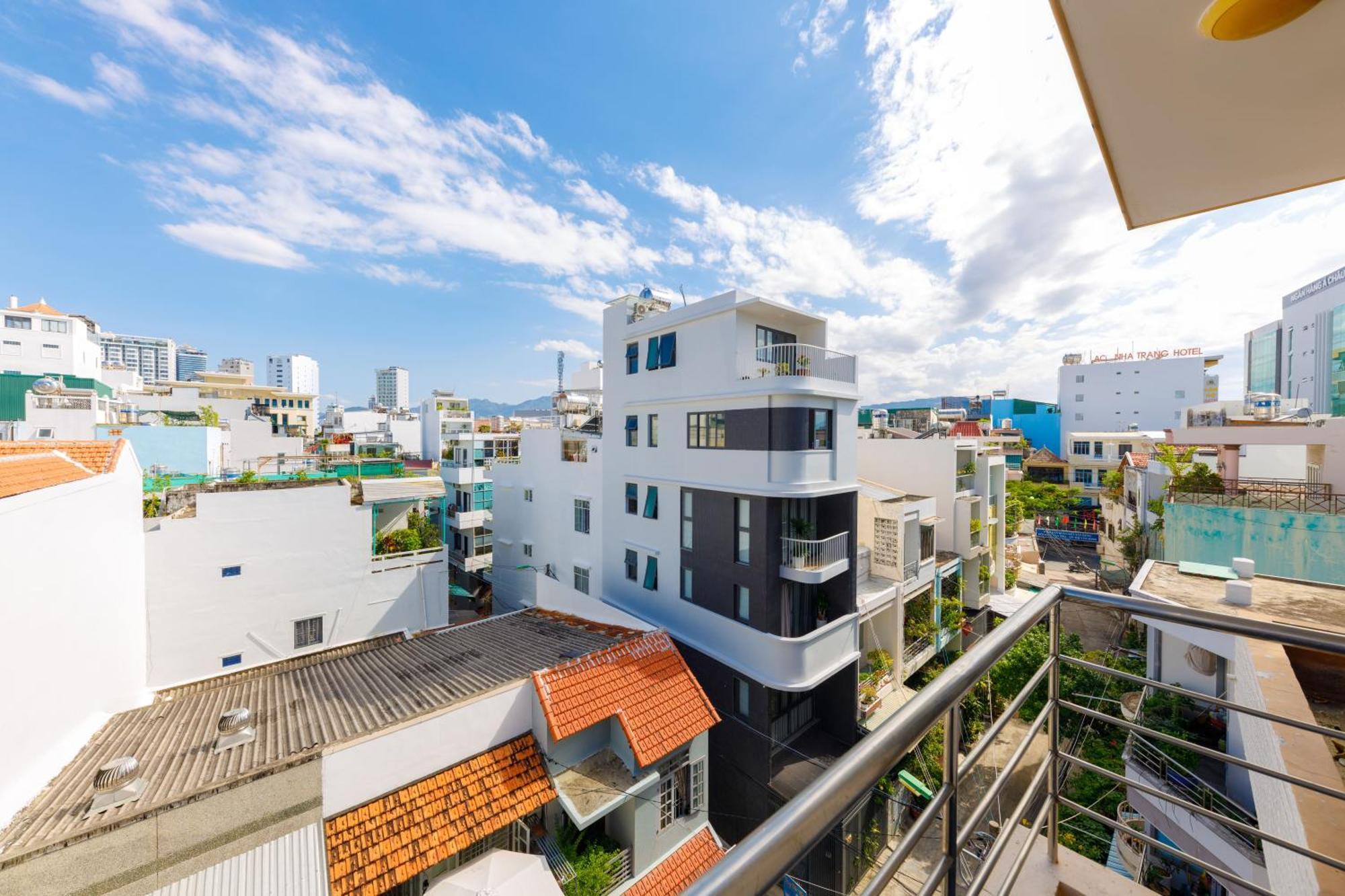 Ponys Hotel Nha Trang Exterior photo