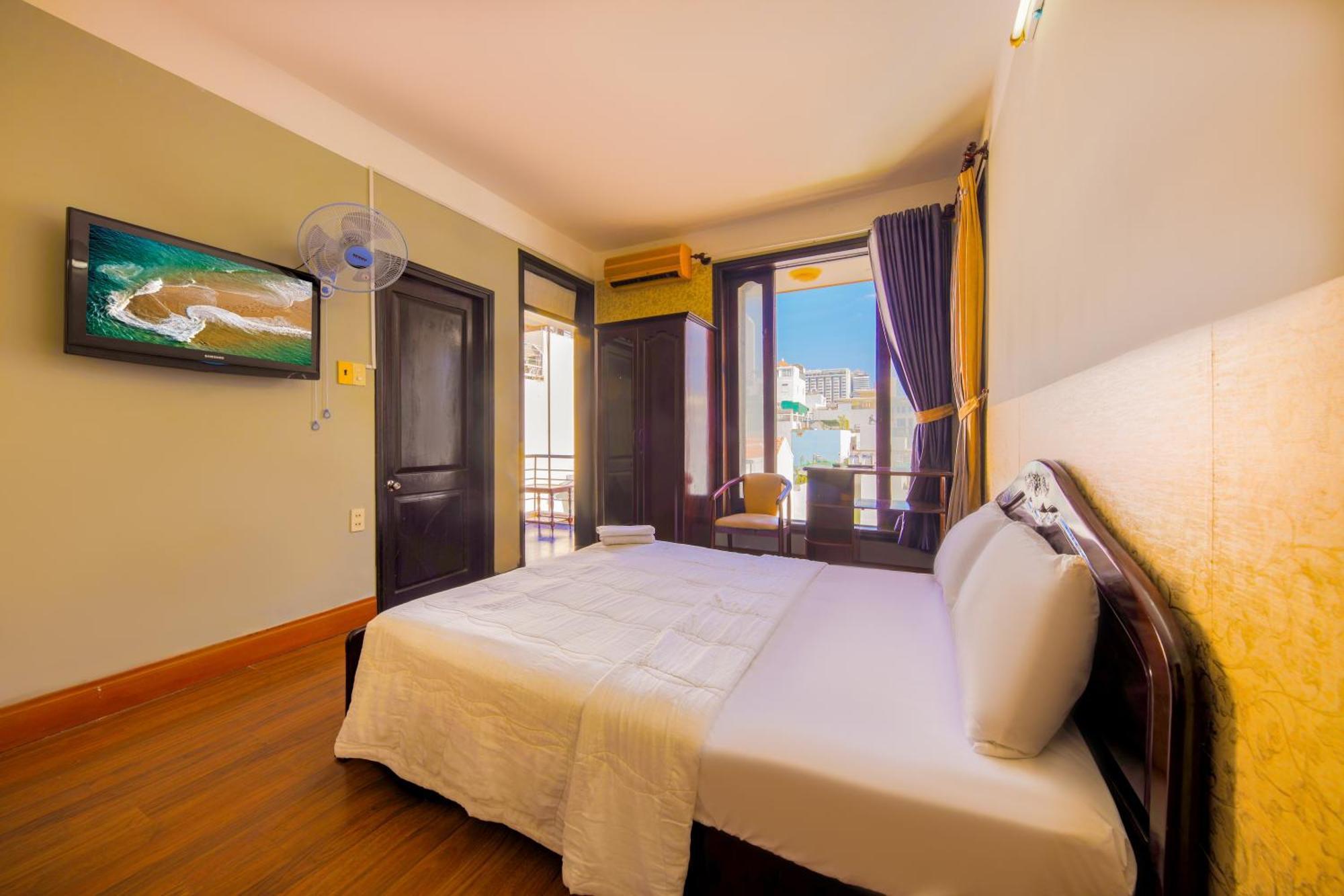 Ponys Hotel Nha Trang Exterior photo
