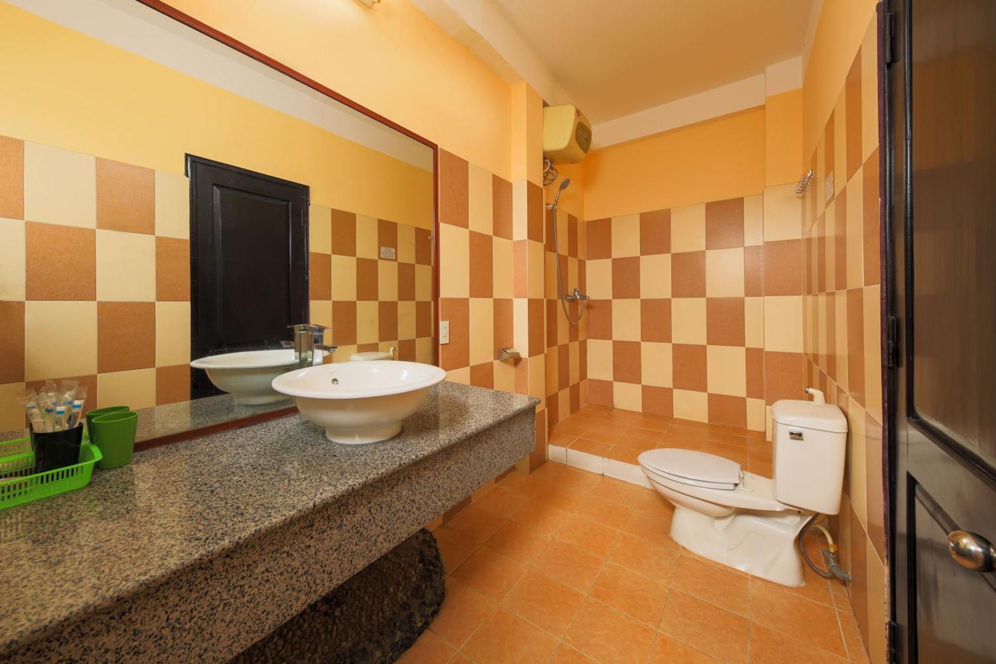 Ponys Hotel Nha Trang Exterior photo