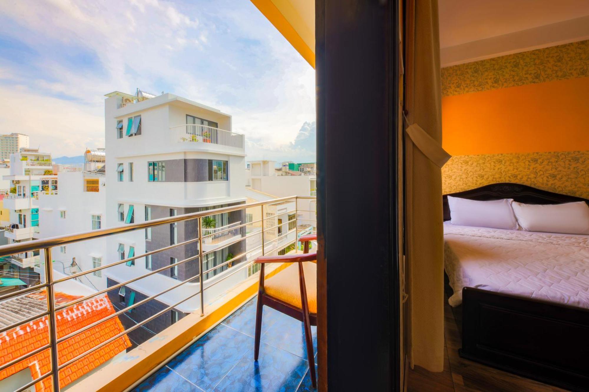 Ponys Hotel Nha Trang Exterior photo