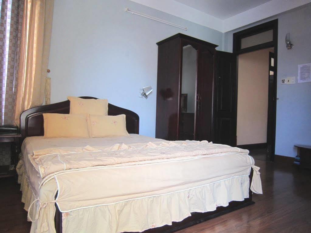 Ponys Hotel Nha Trang Exterior photo